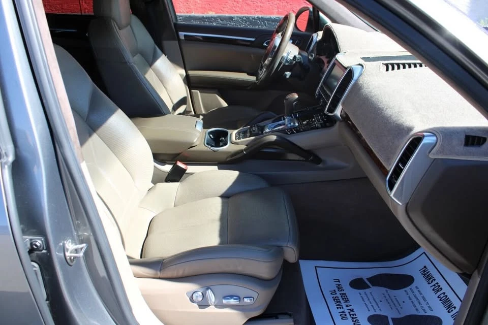 2011 Porsche 958 Cayenne - Image 12 of 18