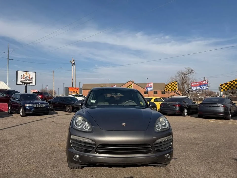 2011 Porsche 958 Cayenne - Image 2 of 18