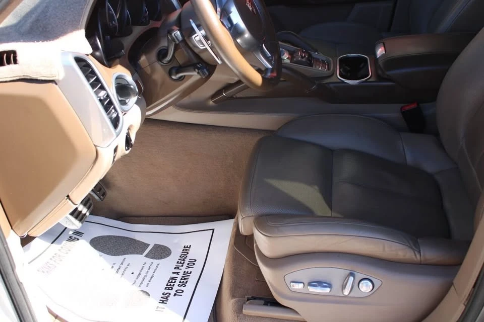 2011 Porsche 958 Cayenne - Image 10 of 18