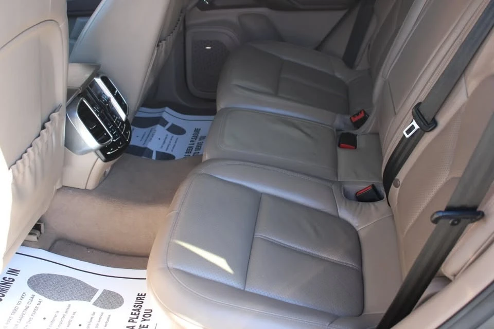 2011 Porsche 958 Cayenne - Image 14 of 18