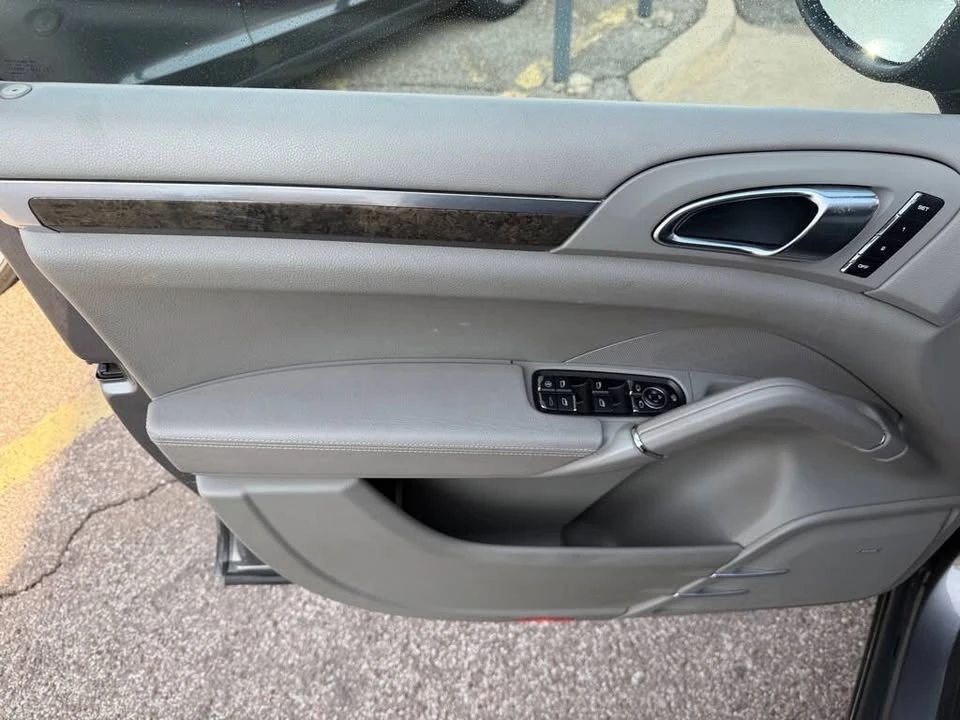 2011 Porsche 958 Cayenne - Image 9 of 18