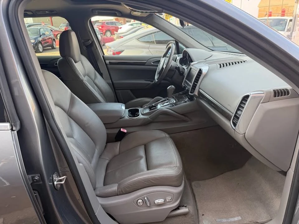 2011 Porsche 958 Cayenne - Image 13 of 18