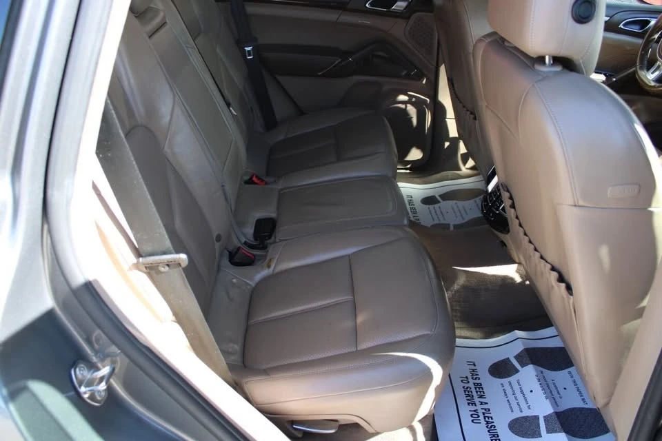 2011 Porsche 958 Cayenne - Image 16 of 18
