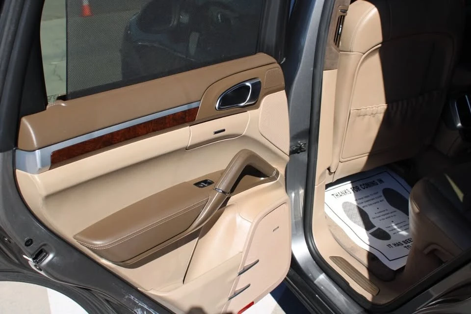 2011 Porsche 958 Cayenne - Image 13 of 18