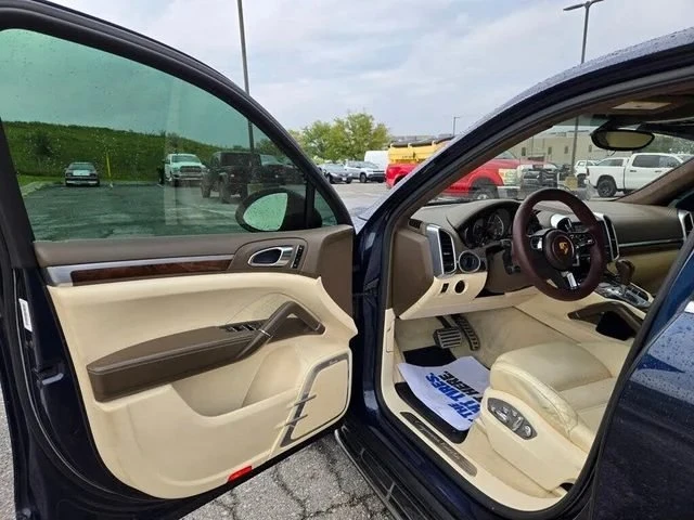 2011 Porsche 958 Cayenne - Image 13 of 20