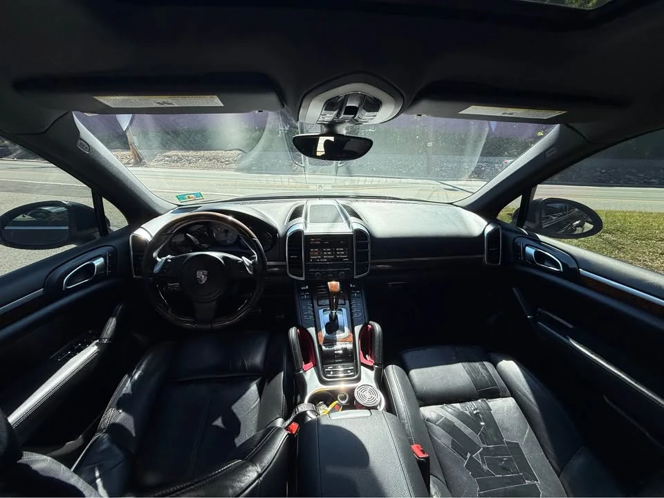 2011 Porsche 958 Cayenne - Image 11 of 17