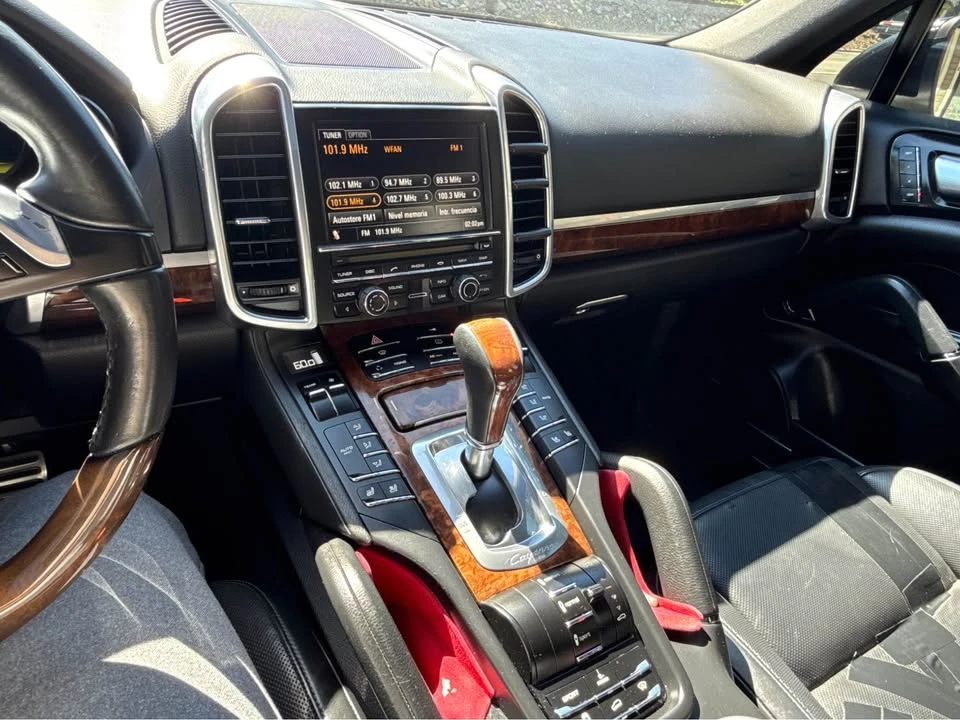 2011 Porsche 958 Cayenne - Image 12 of 17