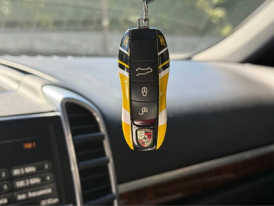 2011 Porsche 958 Cayenne - Image 13 of 17