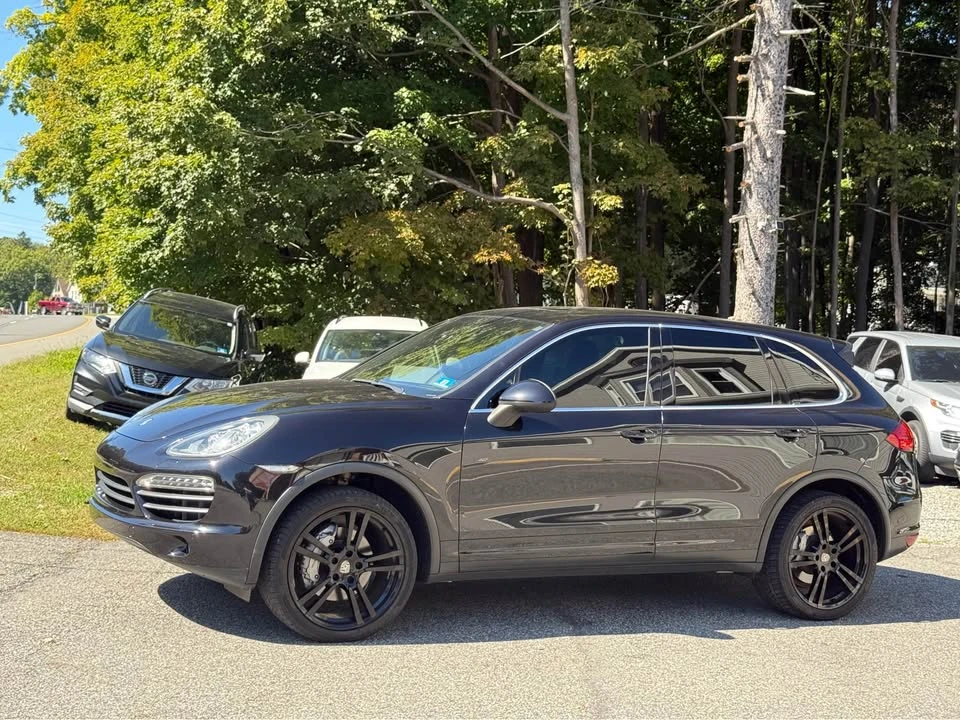 2011 Porsche 958 Cayenne - Image 2 of 17