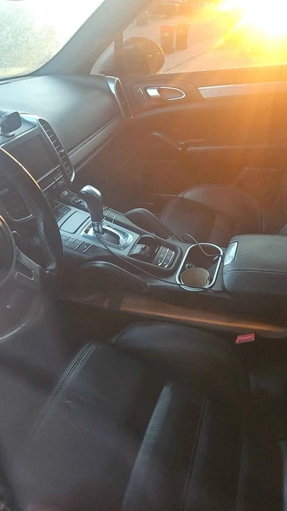 2011 Porsche 958 Cayenne - Image 4 of 6