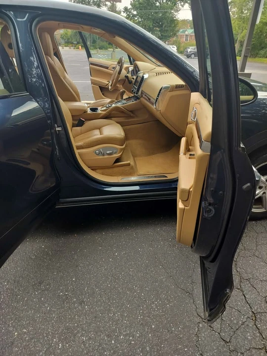 2011 Porsche 958 Cayenne - Image 6 of 20