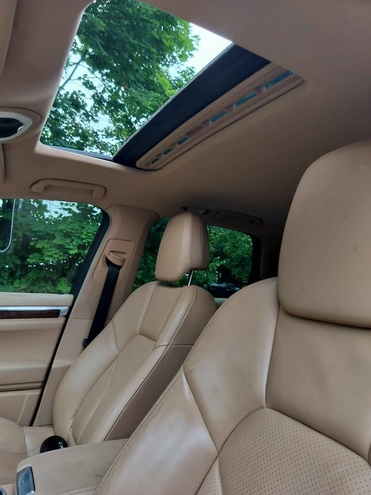 2011 Porsche 958 Cayenne - Image 12 of 20