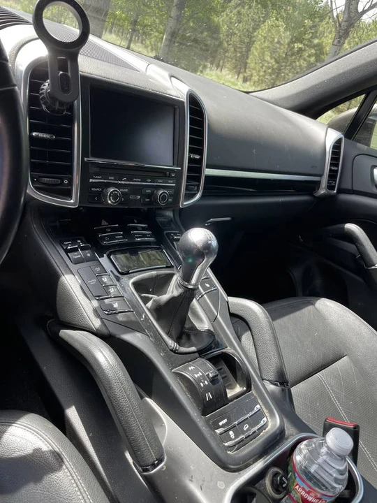 2011 Porsche 958 Cayenne - Image 6 of 12