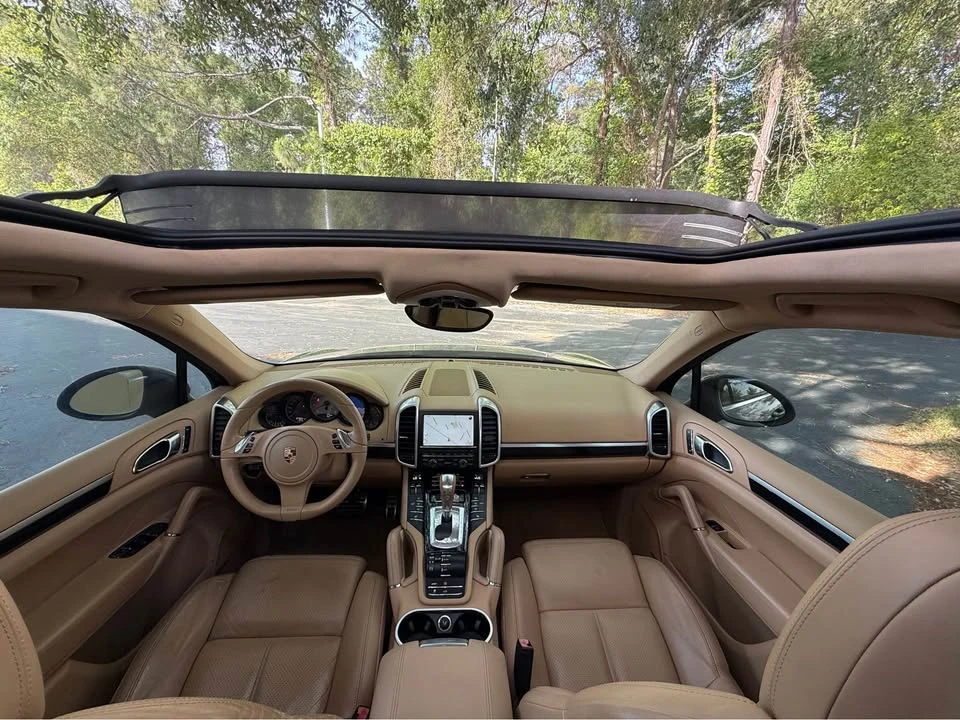 2011 Porsche 958 Cayenne S - Image 12 of 20
