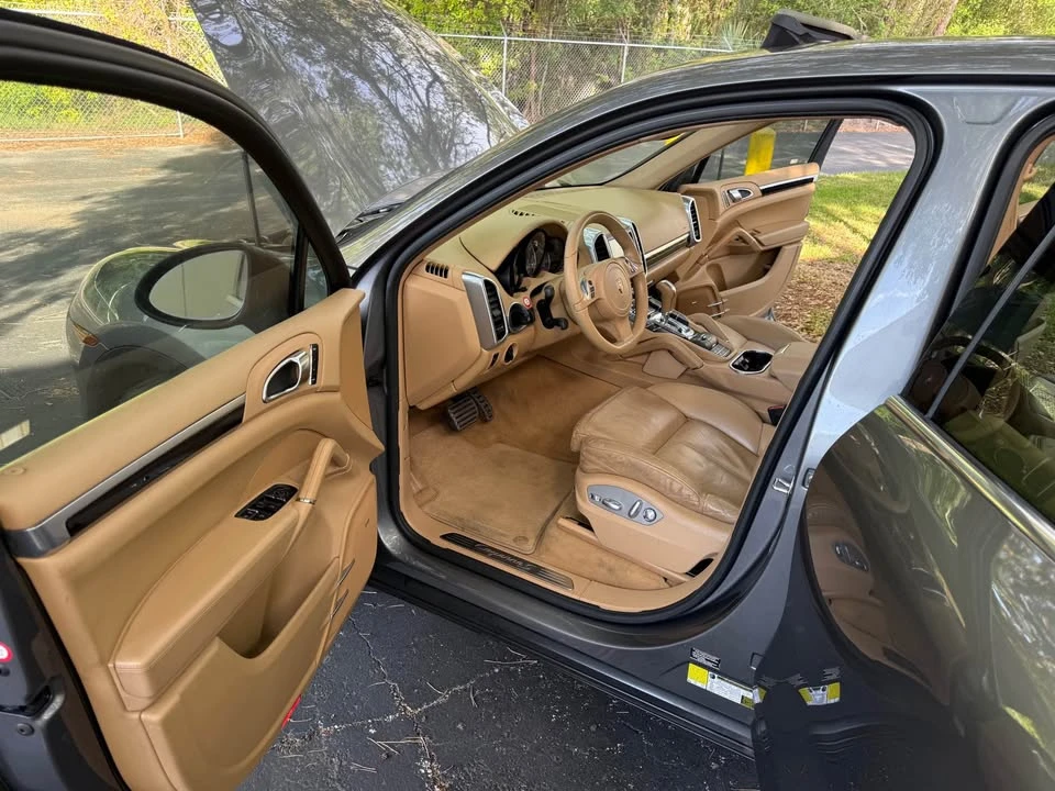 2011 Porsche 958 Cayenne S - Image 9 of 20