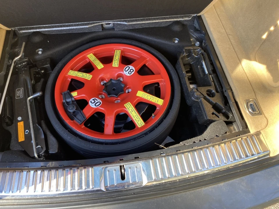 2011 Porsche 958 Cayenne S - Image 12 of 16