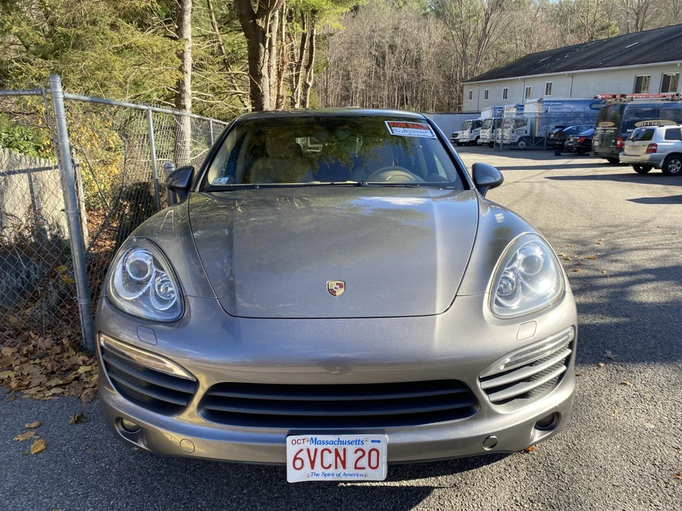 2011 Porsche 958 Cayenne S - Image 3 of 16