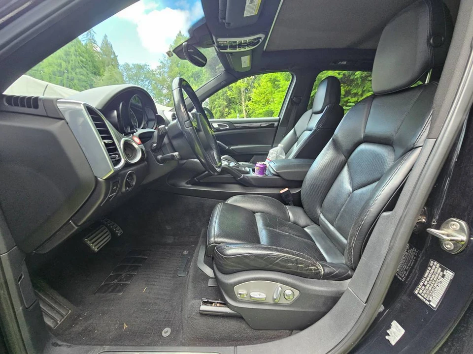 2011 Porsche 958 Cayenne S - Image 5 of 10