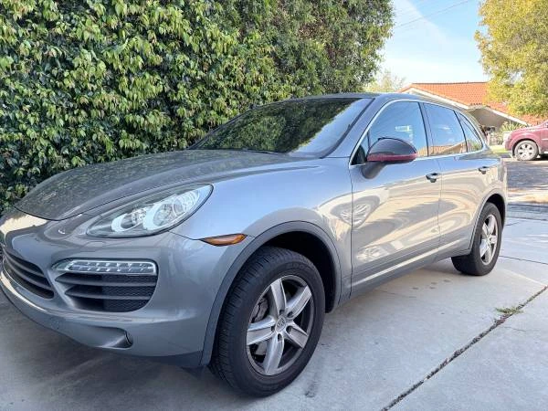 2011 Porsche 958 Cayenne S - Image 3 of 9