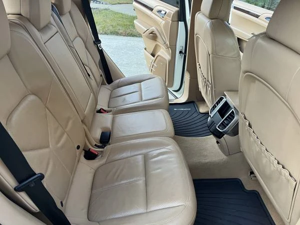 2011 Porsche 958 Cayenne S - Image 11 of 17