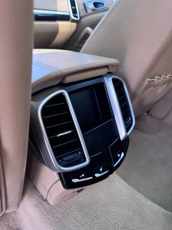 2011 Porsche 958 Cayenne S - Image 18 of 19