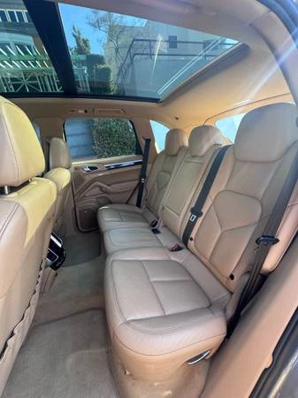 2011 Porsche 958 Cayenne S - Image 14 of 19