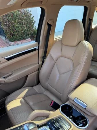 2011 Porsche 958 Cayenne S - Image 12 of 19