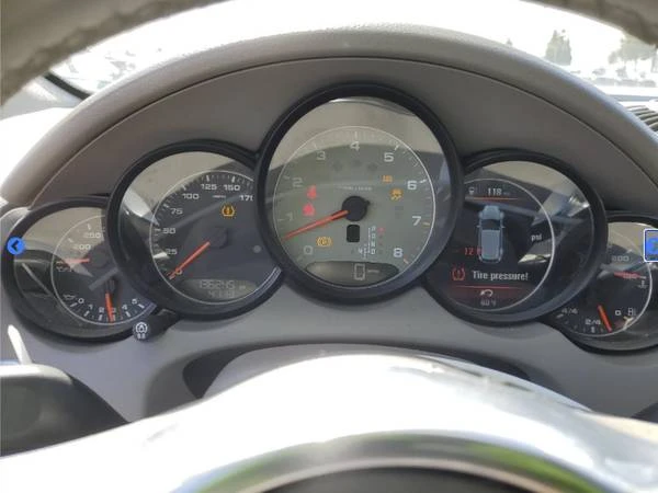 2011 Porsche 958 Cayenne S - Image 10 of 14