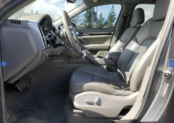 2011 Porsche 958 Cayenne S - Image 12 of 14