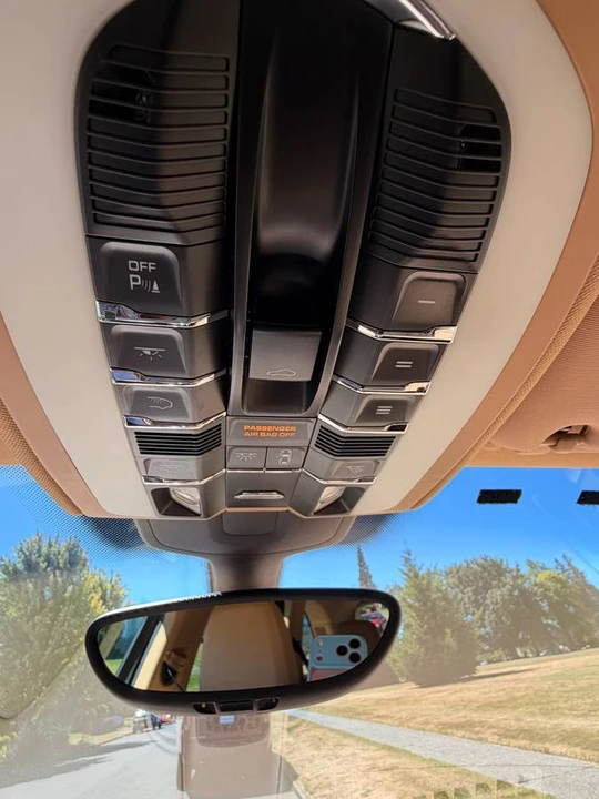 2011 Porsche 958 Cayenne S - Image 14 of 24
