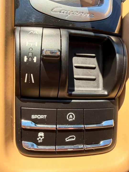 2011 Porsche 958 Cayenne S - Image 20 of 24