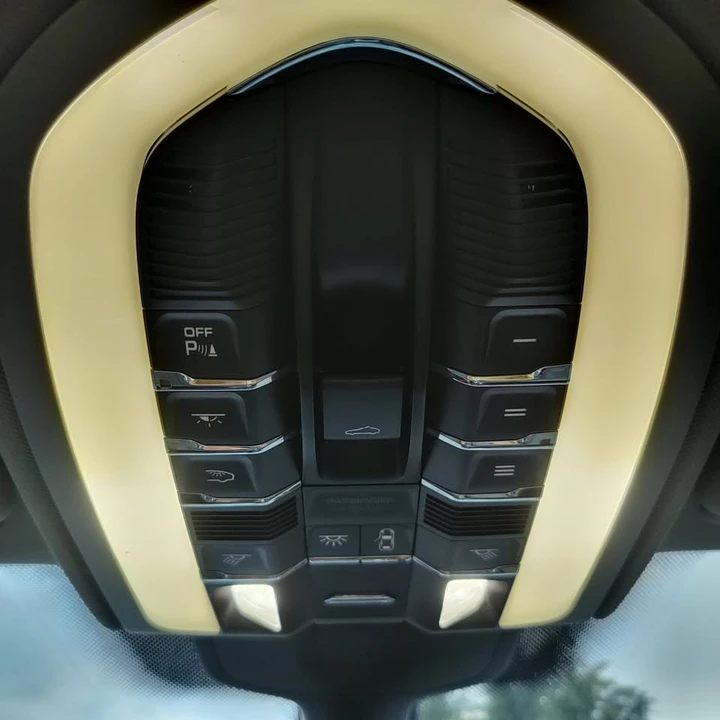 2011 Porsche 958 Cayenne S - Image 11 of 20