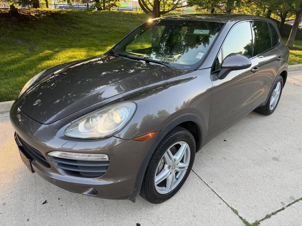 2011 Porsche 958 Cayenne S - Image 3 of 11
