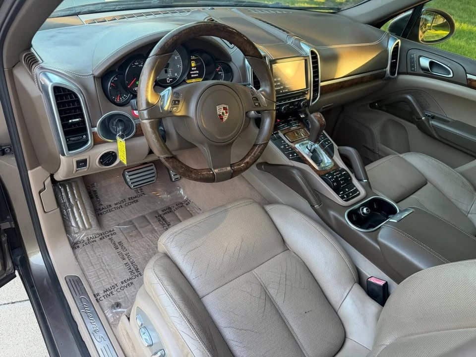 2011 Porsche 958 Cayenne S - Image 9 of 11