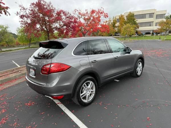 2011 Porsche 958 Cayenne S - Image 3 of 18