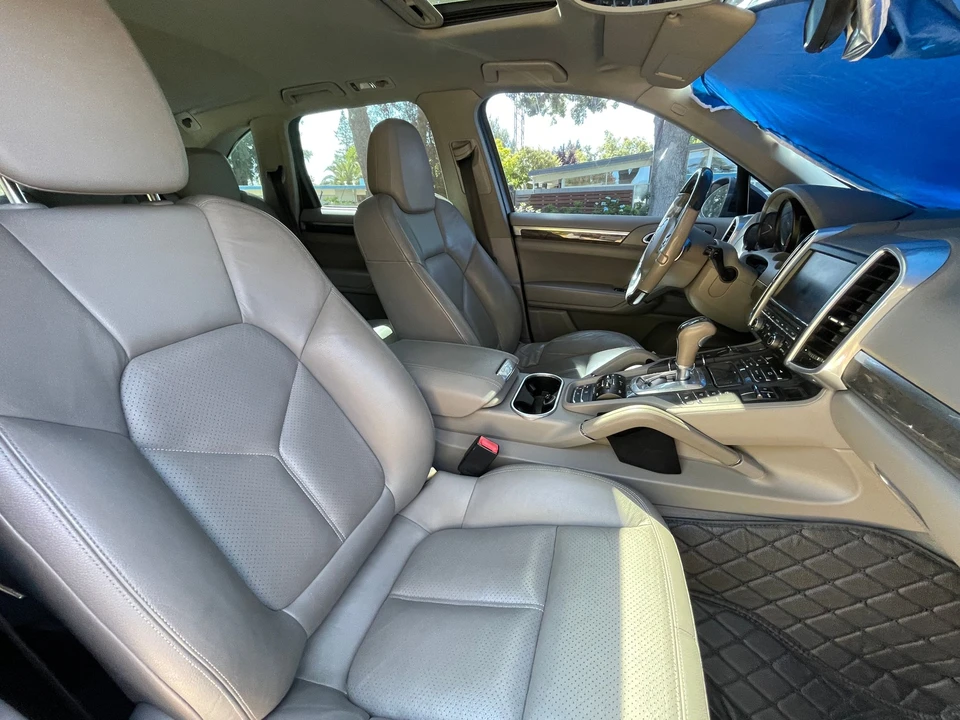 2011 Porsche 958 Cayenne S - Image 10 of 13