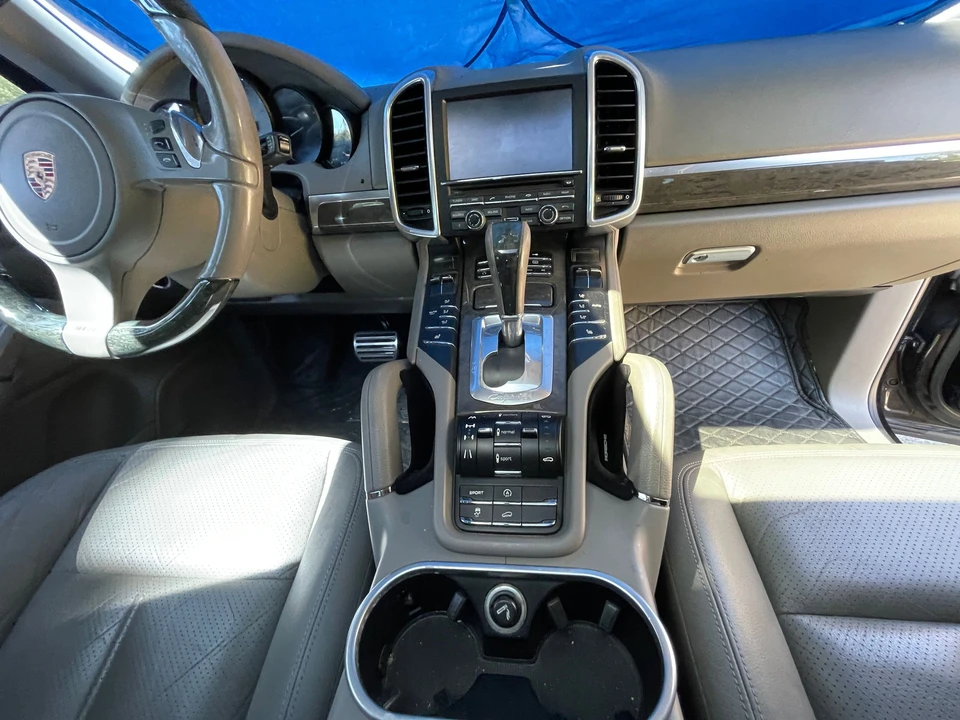 2011 Porsche 958 Cayenne S - Image 13 of 13