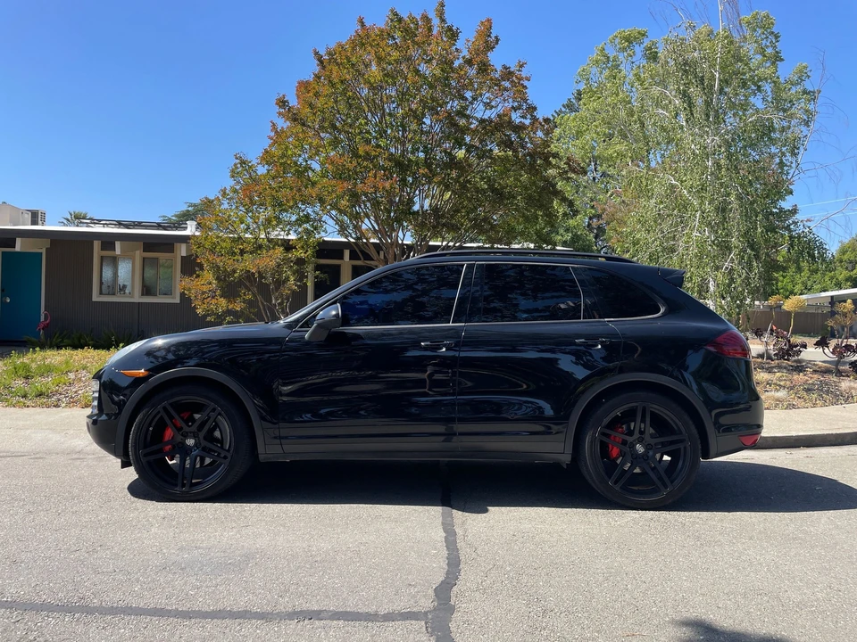 2011 Porsche 958 Cayenne S - Image 3 of 13
