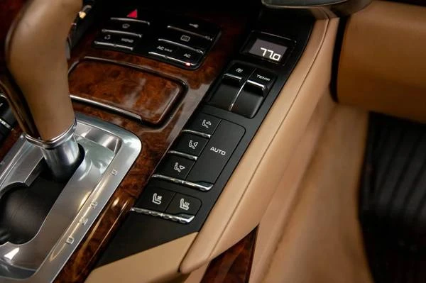 2011 Porsche 958 Cayenne - Image 17 of 18