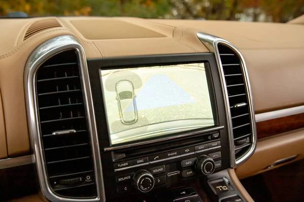 2011 Porsche 958 Cayenne - Image 13 of 18