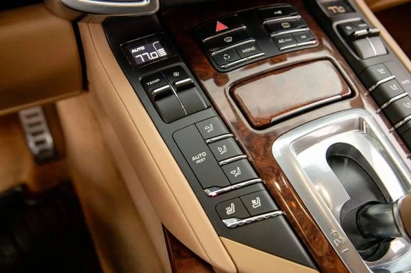 2011 Porsche 958 Cayenne - Image 14 of 18