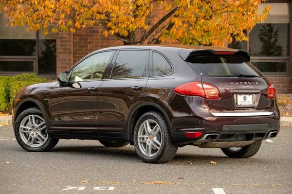 2011 Porsche 958 Cayenne - Image 9 of 18