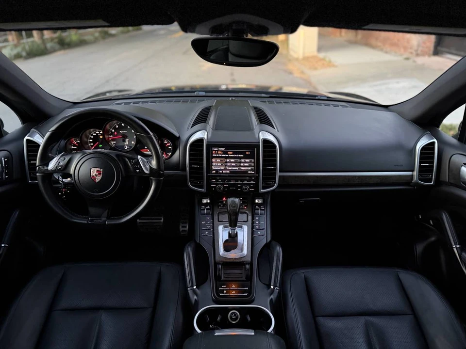 2011 Porsche 958 Cayenne - Image 8 of 14