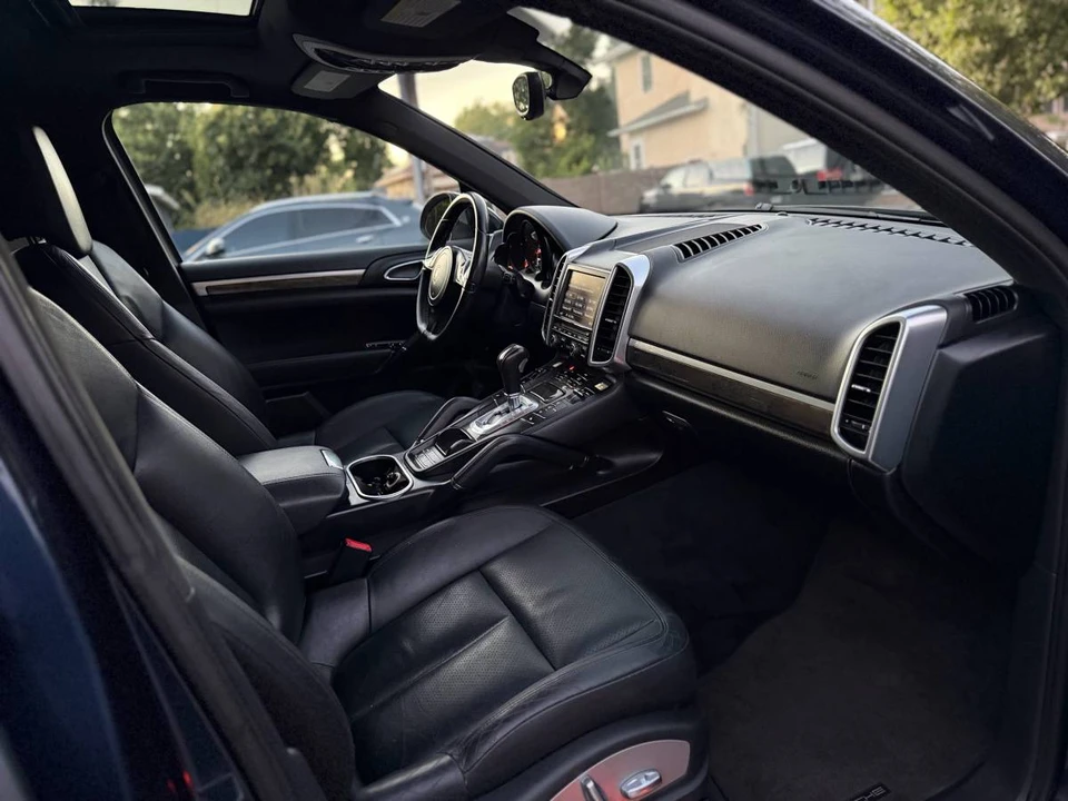 2011 Porsche 958 Cayenne - Image 10 of 14