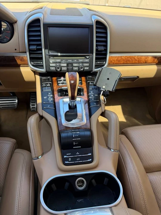 2011 Porsche 958 Cayenne - Image 7 of 11