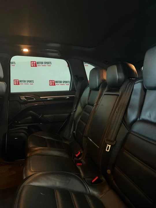 2011 Porsche 958 Cayenne S - Image 9 of 10