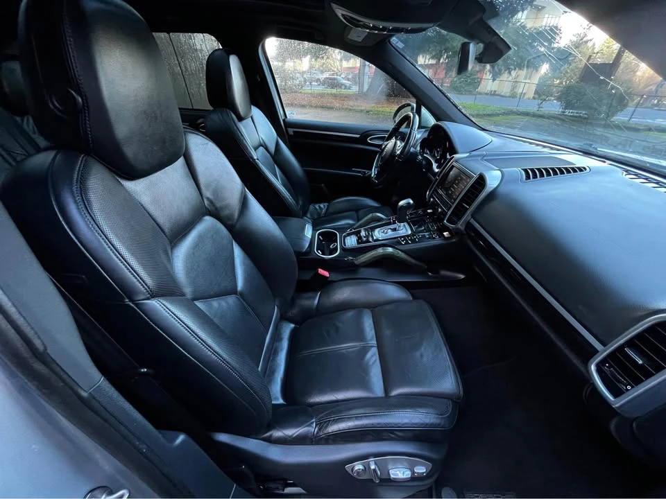 2011 Porsche 958 Cayenne S - Image 13 of 17