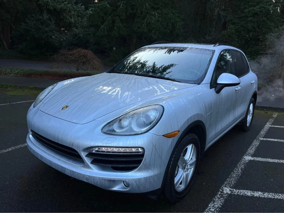 2011 Porsche 958 Cayenne S - Image 2 of 17