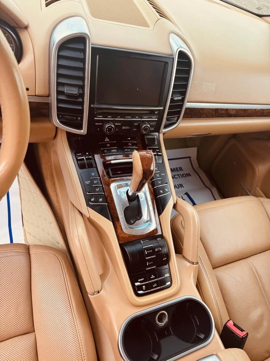 2011 Porsche 958 Cayenne S - Image 17 of 18
