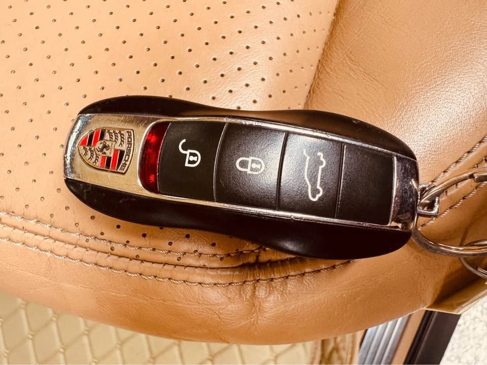 2011 Porsche 958 Cayenne S - Image 14 of 18